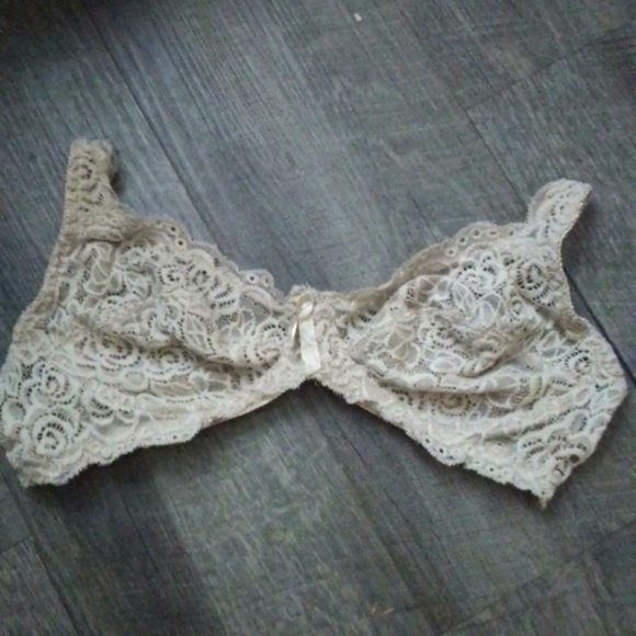 Size 36/C Tan Or Cream Color Bra No Underwire - Picture 2 of 7